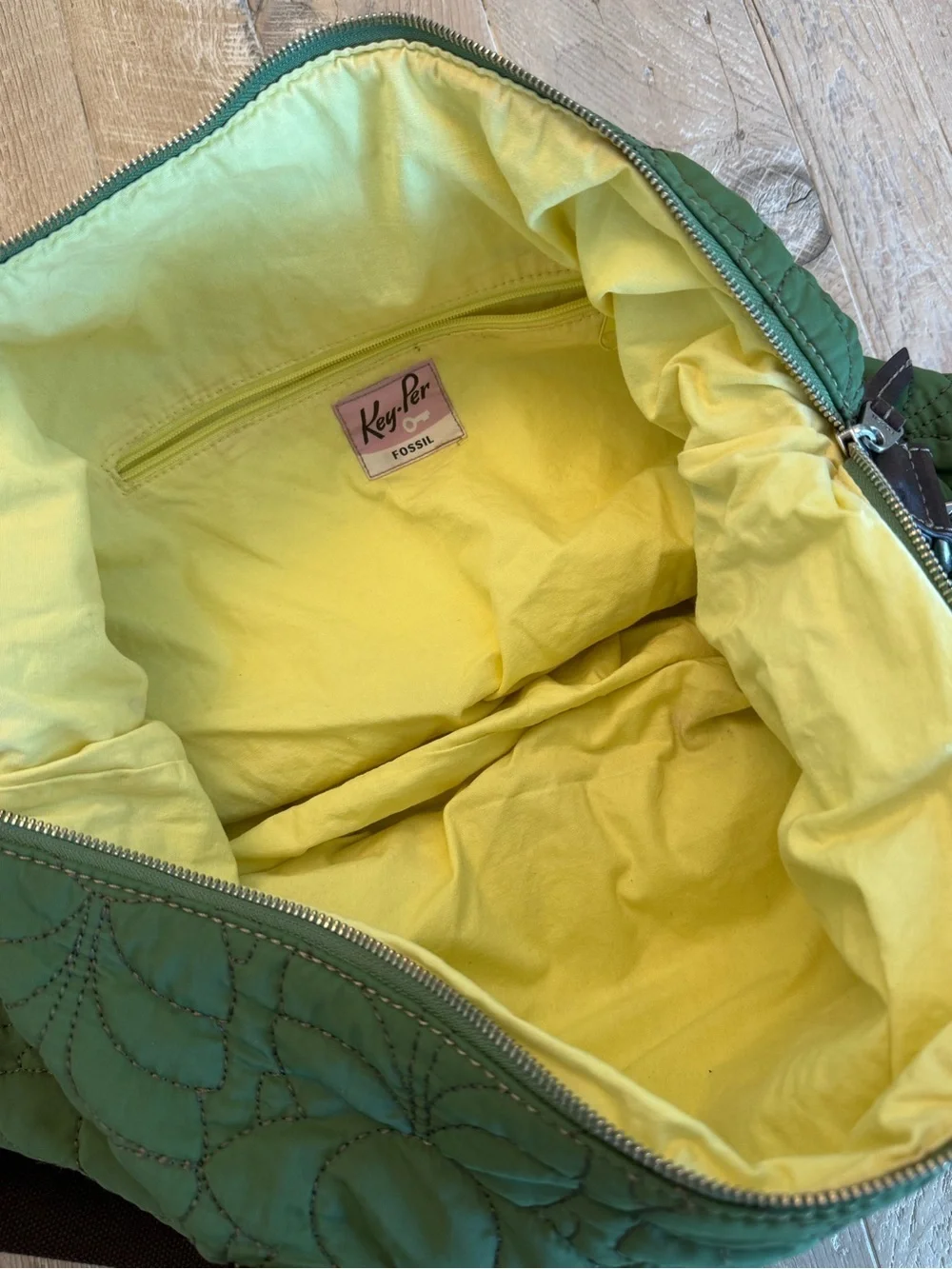 Fossil Quilted Green Messenger Bag with Tan Base Vintage EUC